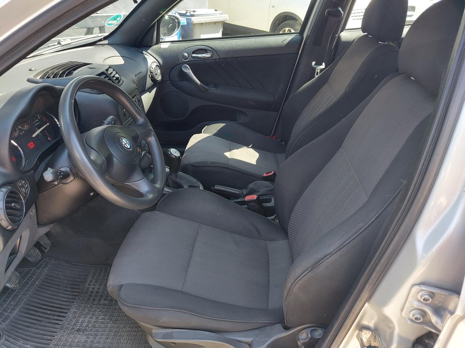 Alfa Romeo 147 1.6 TS 16V Moving Klima&AHK&Alu17z