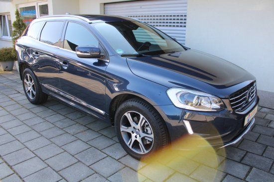 Volvo XC60 D5 AWD Summum BiXenon Leder Panorama Rückf