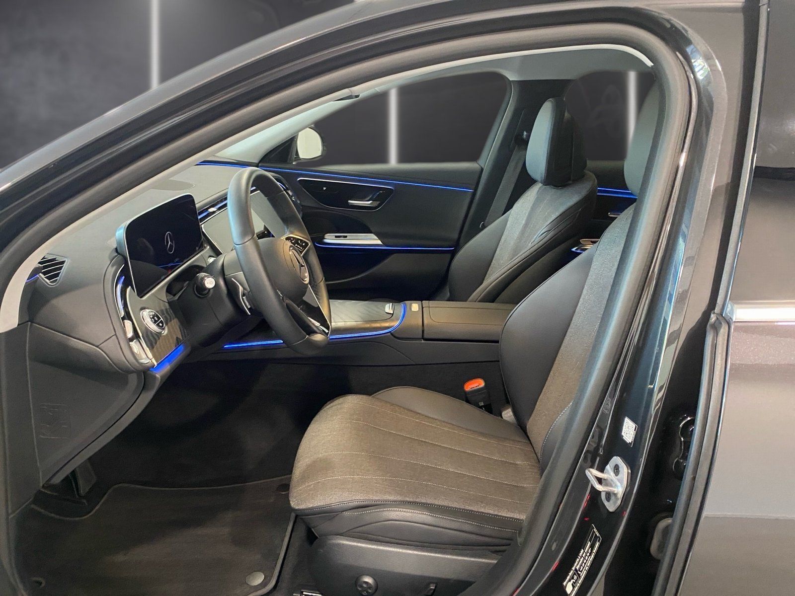 Fahrzeugabbildung Mercedes-Benz E 200 T Avantgarde Advanced*Totwinkel*LED*Kamera