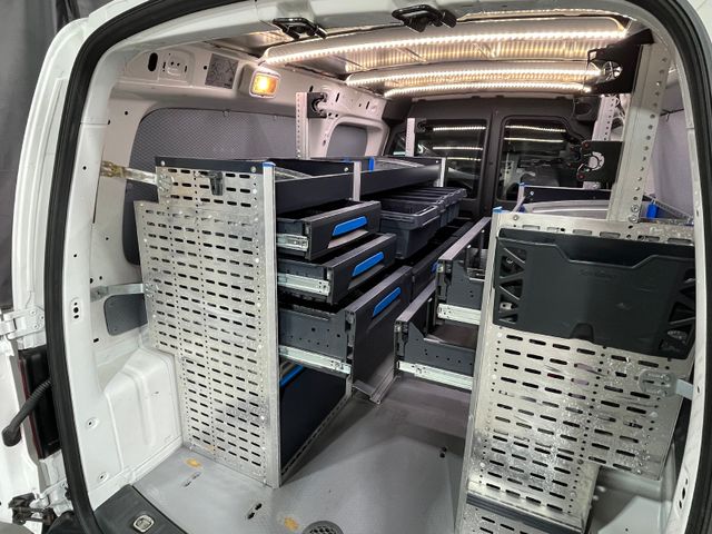 Volkswagen CADDY MAXI REGALS. TEMP. 4MOTION DACHTRÄ. KLIMA