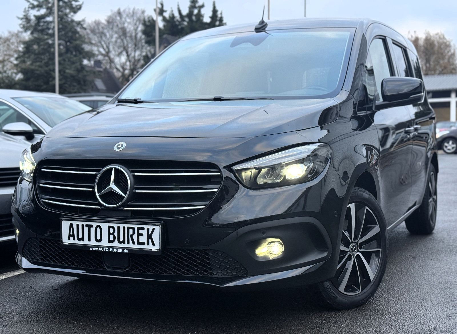 MERCEDES-BENZ T 180d Edition MBUX LED DAB Spur RüK CarPlay 17"