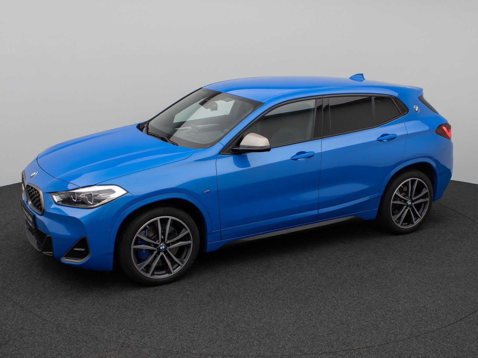 Fahrzeugabbildung BMW X2 M35i Kamera HUD DAB H/K Navi+ Alarm 19Zoll