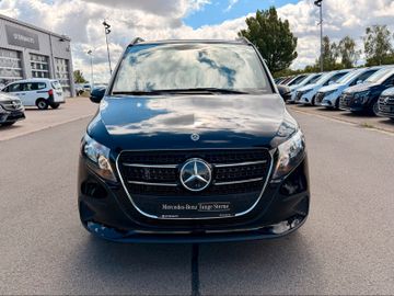 Mercedes V 220 - 3
