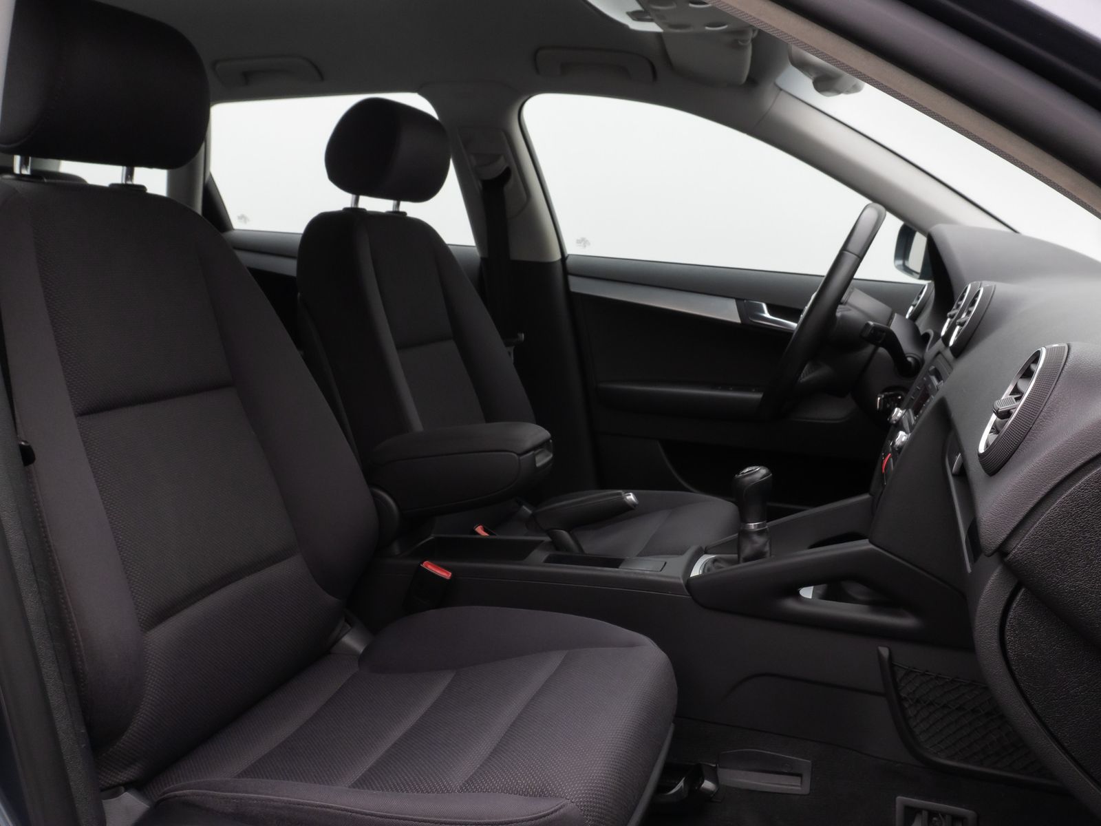 Fahrzeugabbildung Audi A3 Sportback 1.6 FSI Ambiente Sitzhzg PDC Xenon