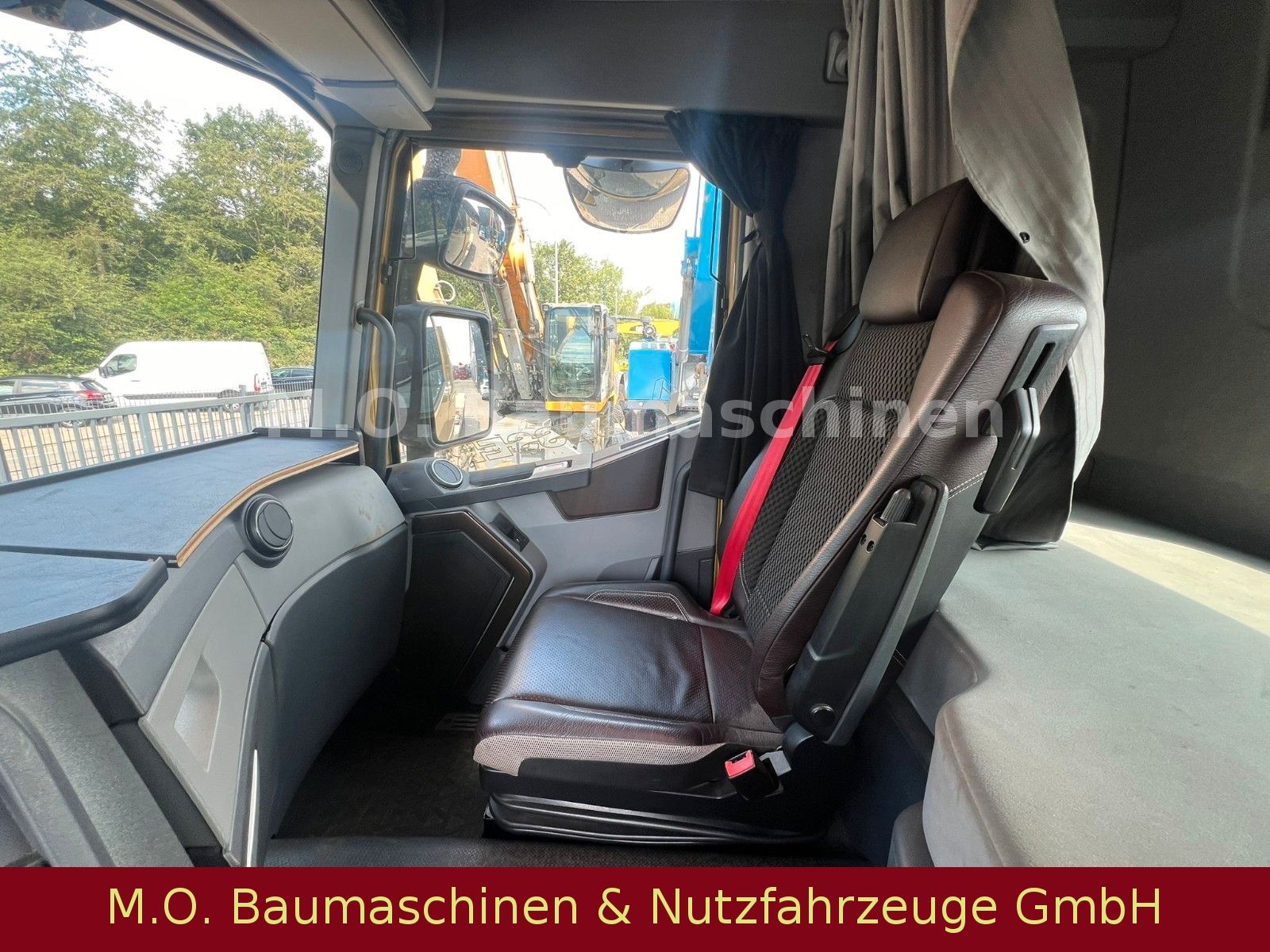 Fahrzeugabbildung Renault C 520/Hiab Multilift XR26Z65 - P- IC2B / 10x4//