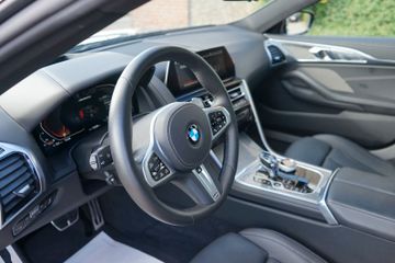 Fahrzeugabbildung BMW M850i Gran Coupe  xDrive Laser*Pano*NETTO EXPORT