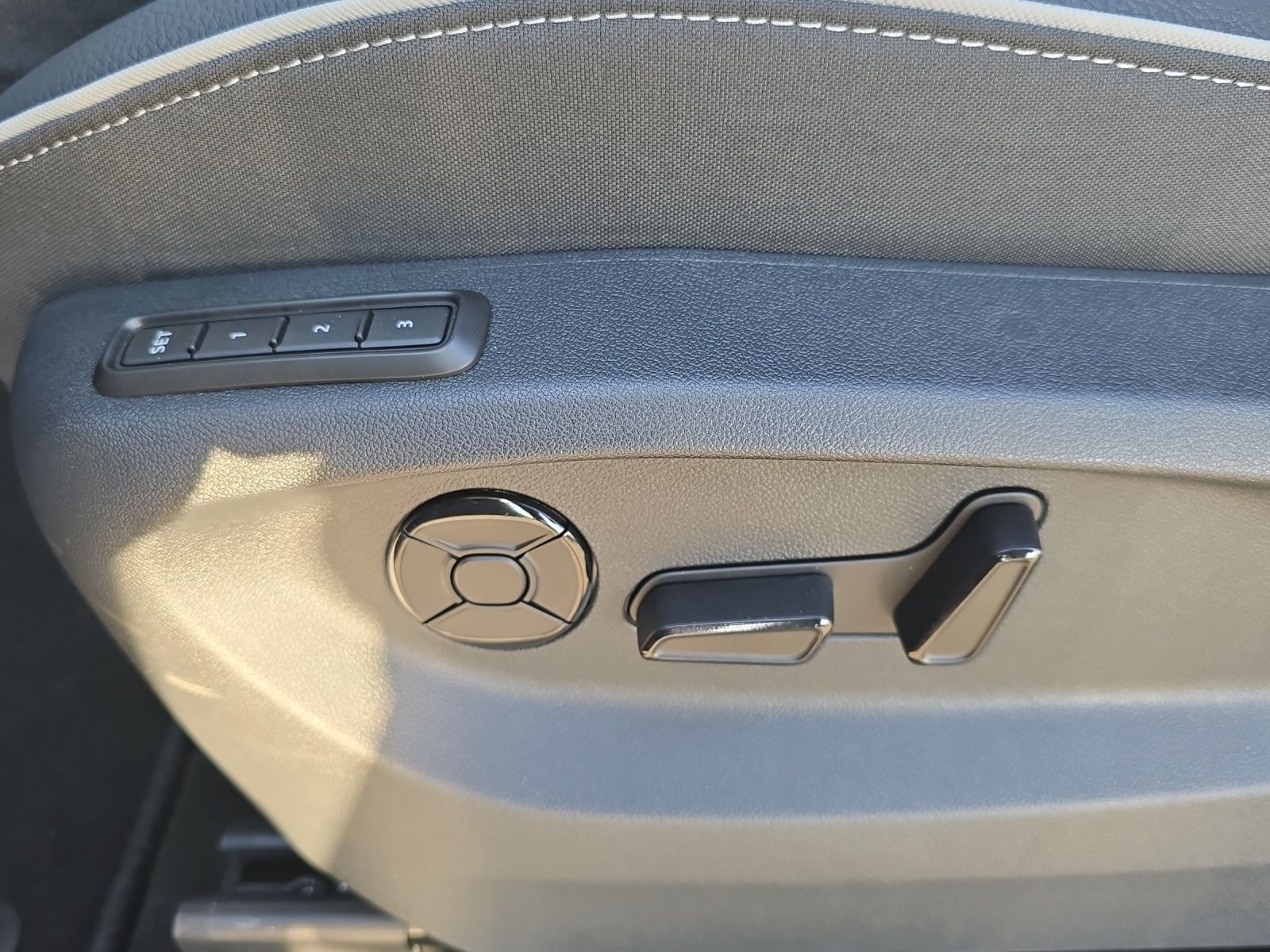 Fahrzeugabbildung SKODA Kodiaq Sportline 2.0 TDI  4x4 DSG AHZV STANDHZG