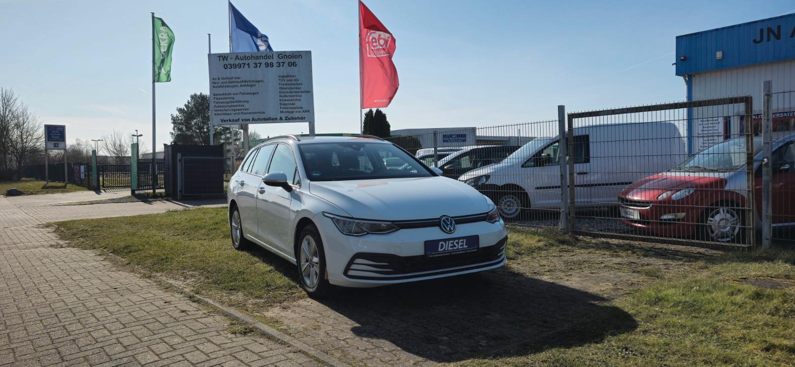 Volkswagen Golf VIII Variant /Standheizung/LED/Panoramadach