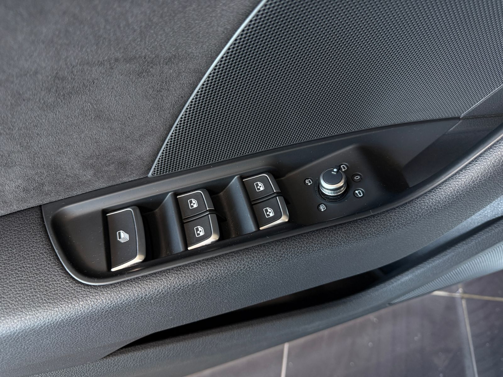 Fahrzeugabbildung Audi A3 Cabriolet S line 35 TFSI KAM LED NAVI