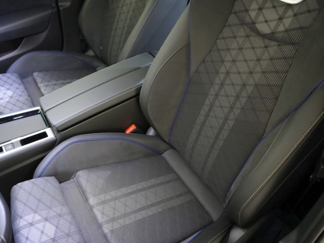 Passat Variant R-LINE TDI DSG+AHK+NAVI+LED MATRI