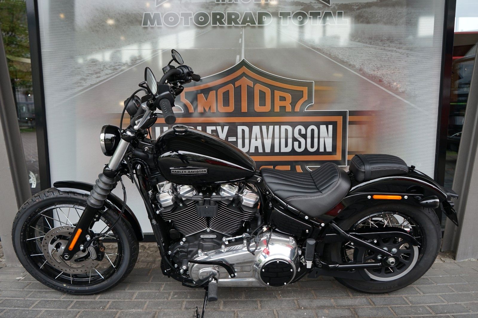 Fahrzeugabbildung Harley-Davidson Street Bob 117 Speichen 2025 Sofort Verfügbar