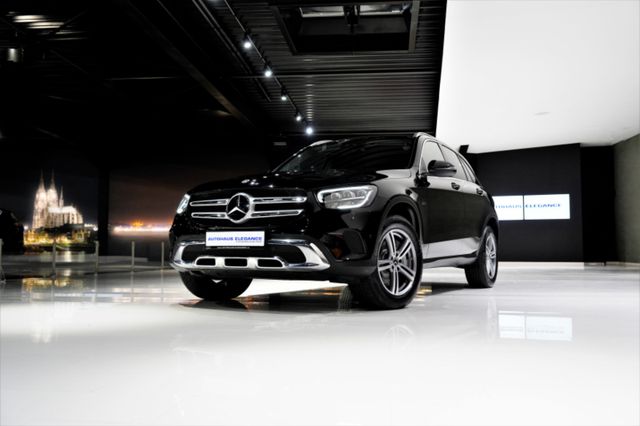 Mercedes-Benz GLC 300e 4Matic*BURMESTER*LED*18"LM*AHK*1-HAND*