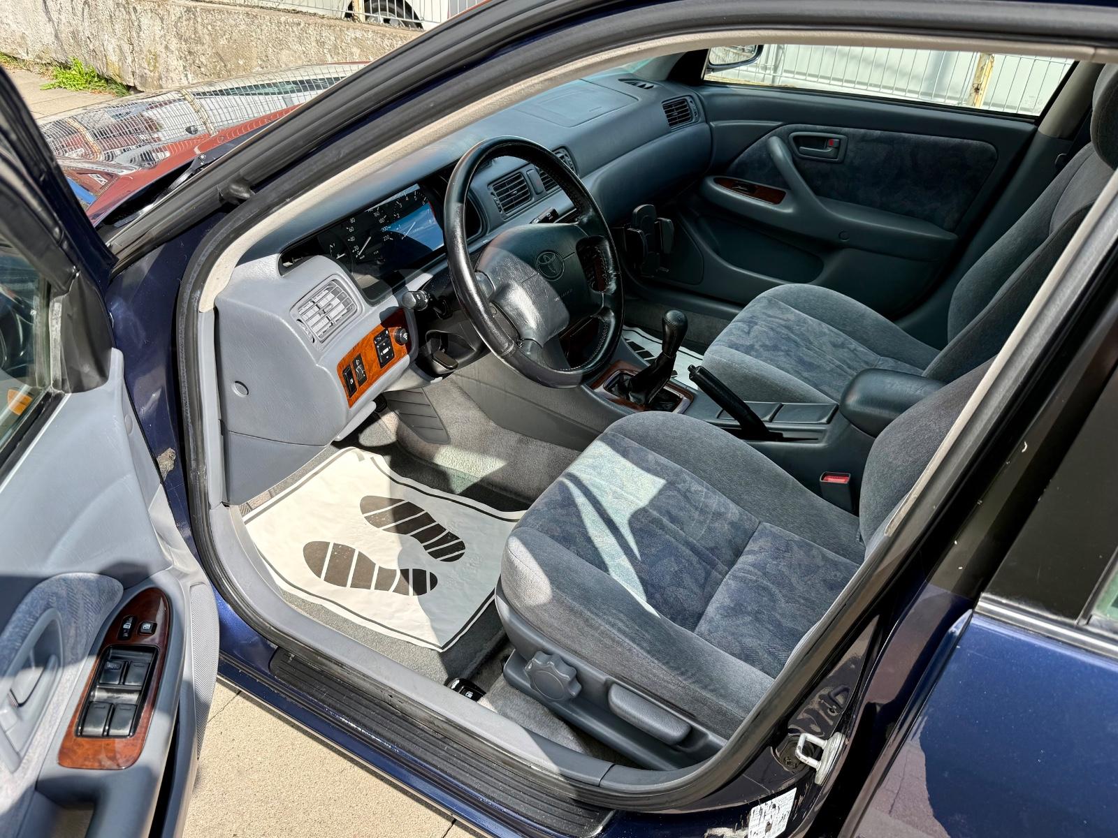 Toyota Camry 2.2 * TÜV NEU * KLIMAAUTOMATIK