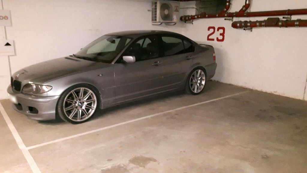 Image of BMW 330