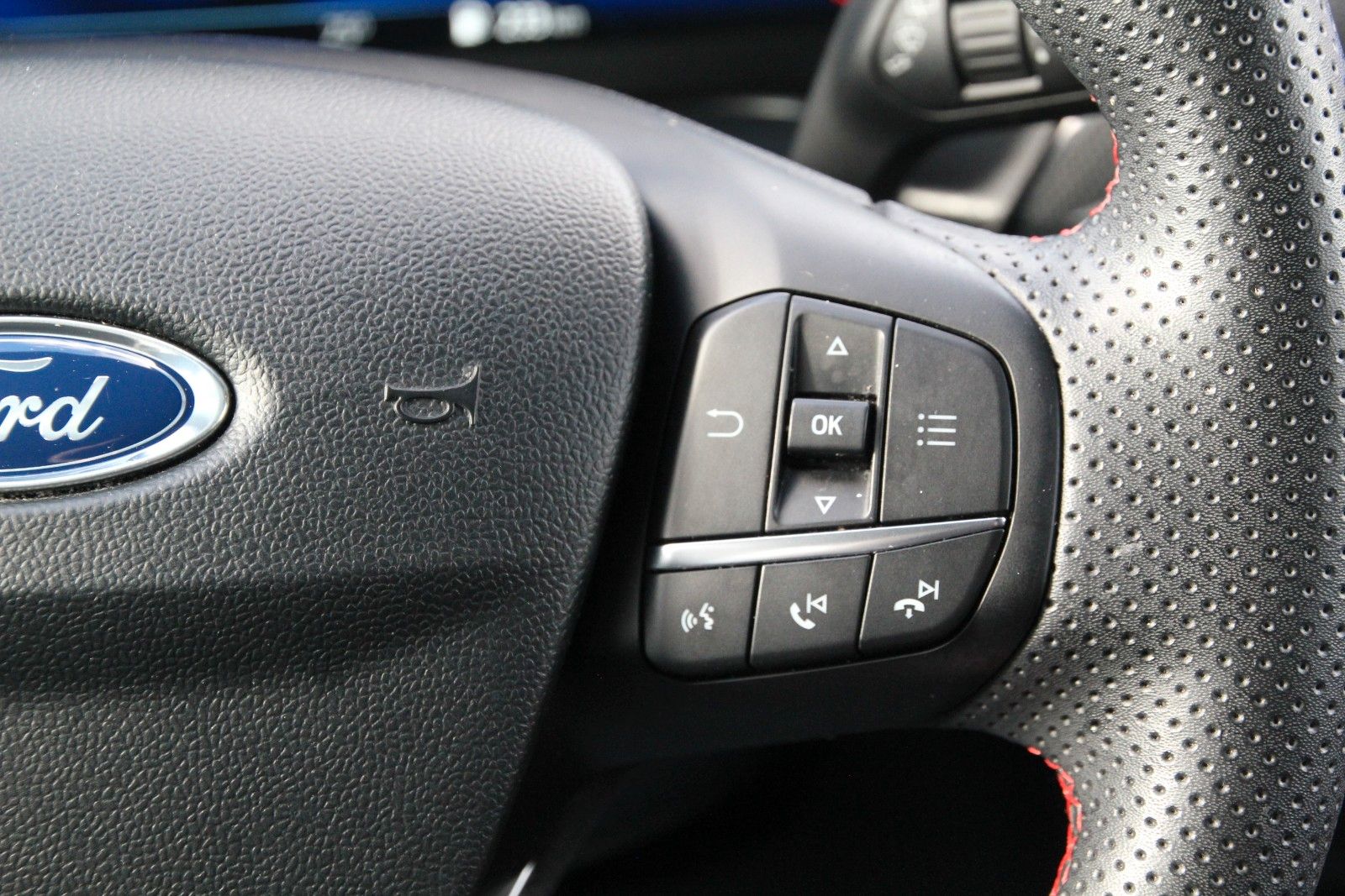 Fahrzeugabbildung Ford Puma ST-Line 1.0 EcoBoost Mild Hybrid