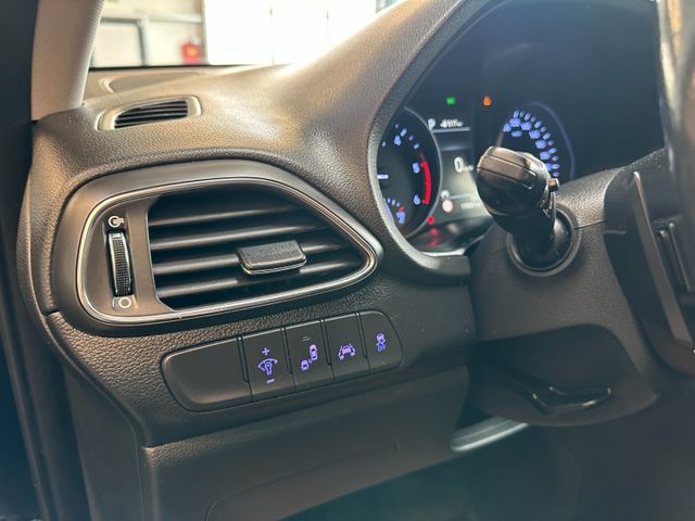 Hyundai i30 Premium *LED*Navi*Spurhalteass*