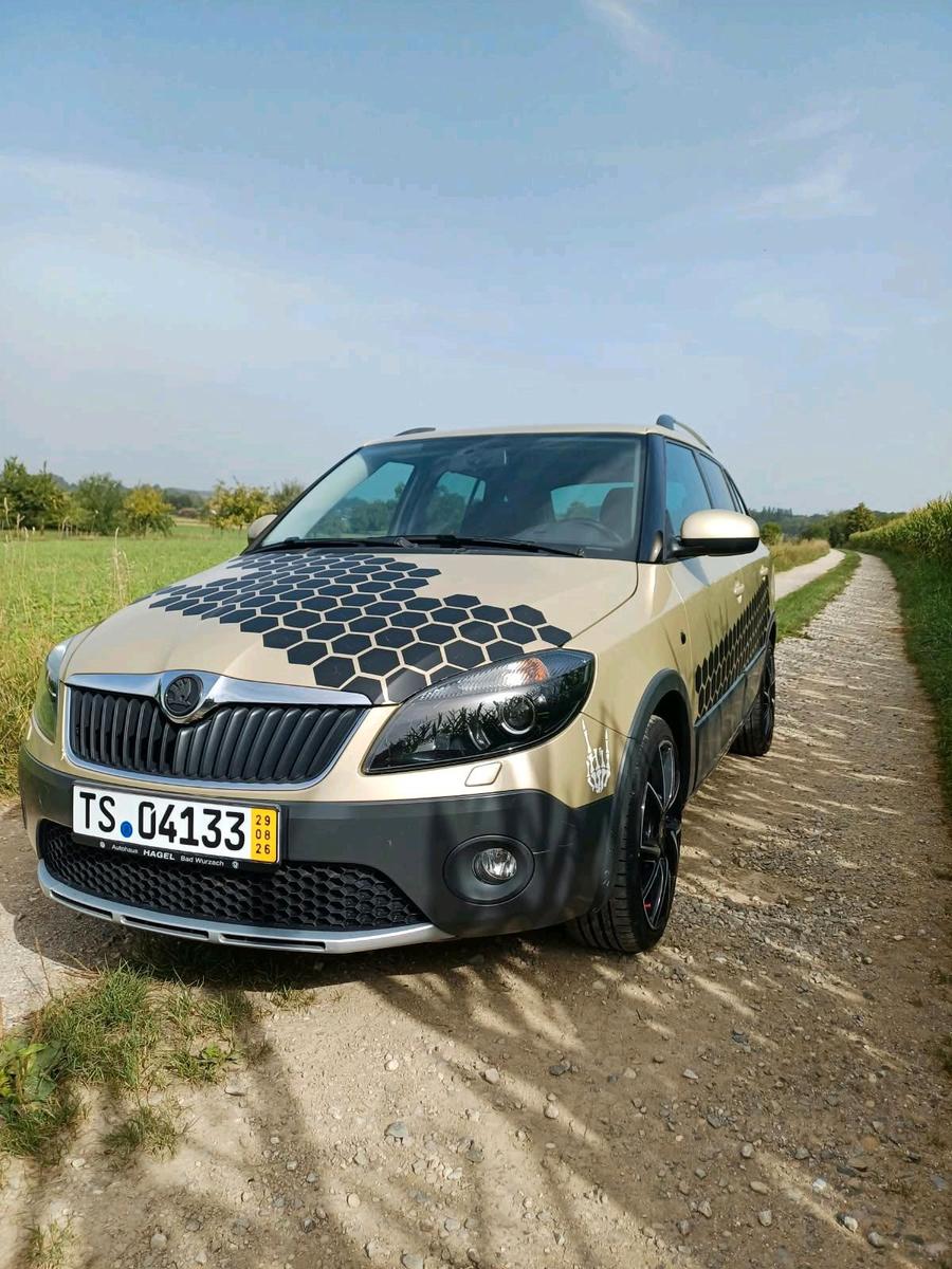 Skoda Fabia 2011 — engine 105 HP (77kW)