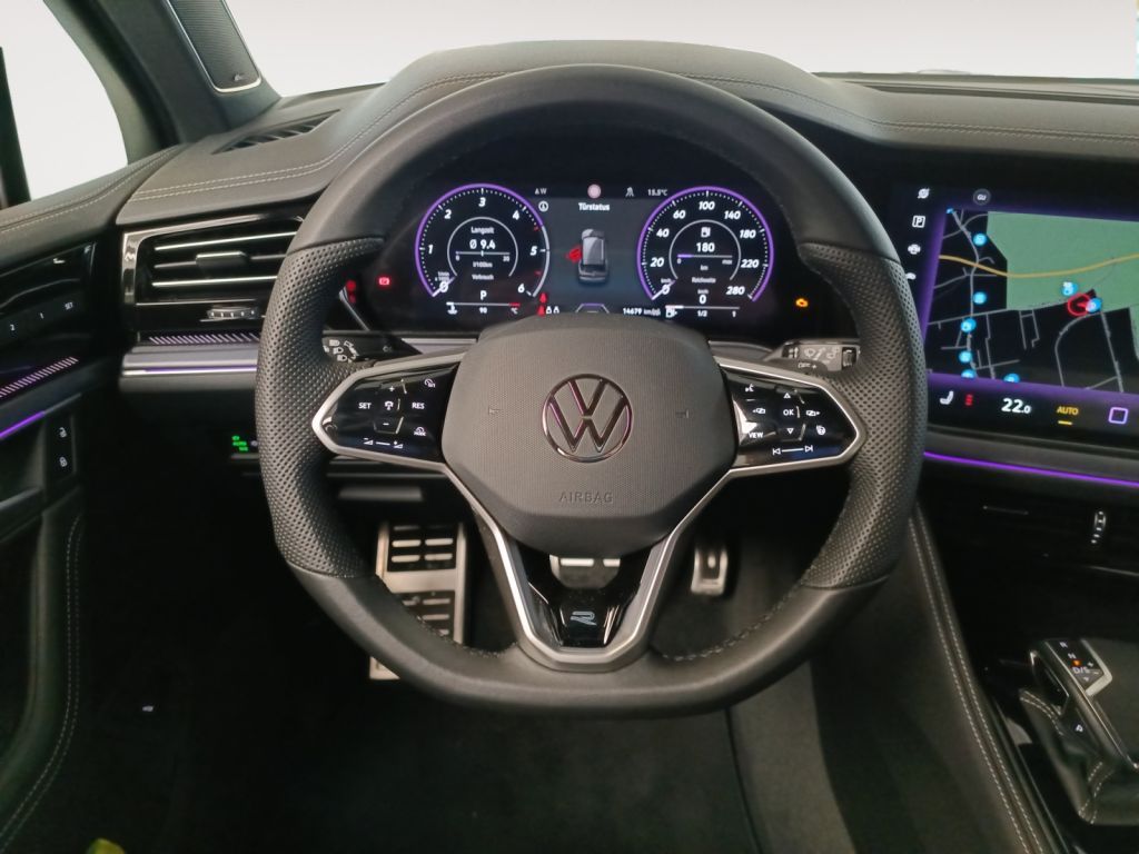 Fahrzeugabbildung Volkswagen Touareg R-Line Dynaudio Head Up Facelift Voll