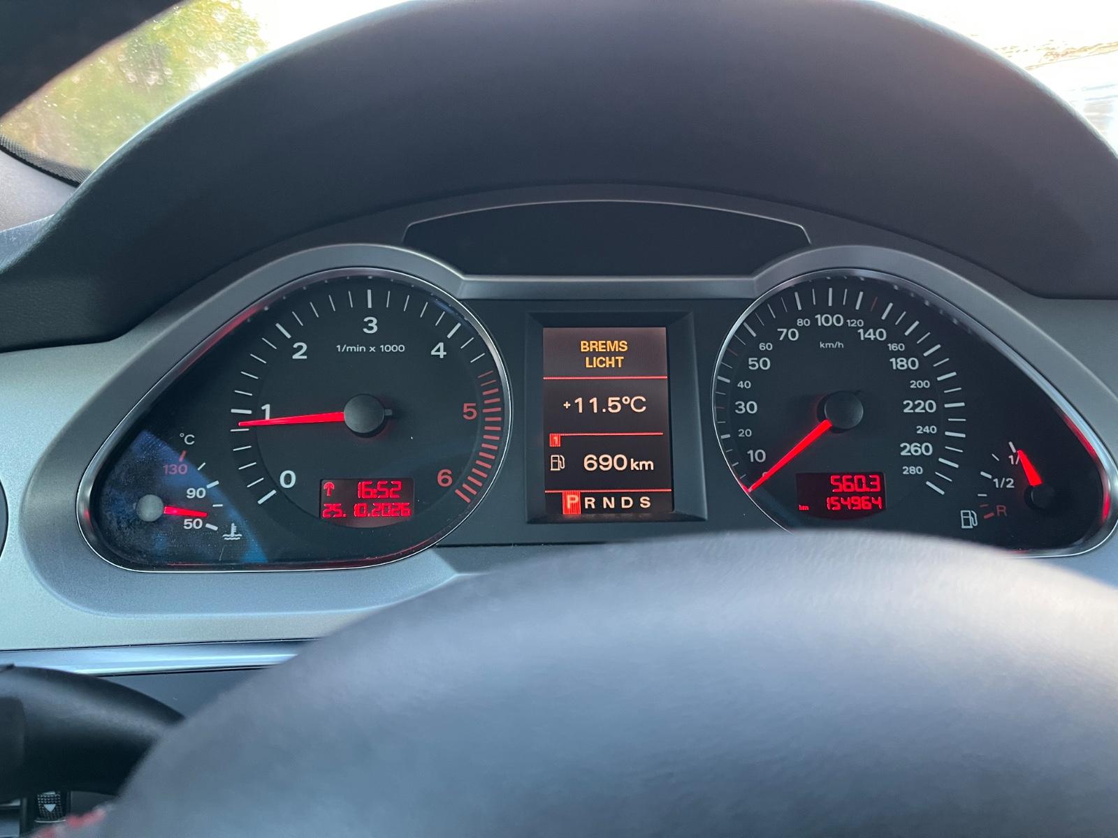 Audi Quattro 2008 — interior