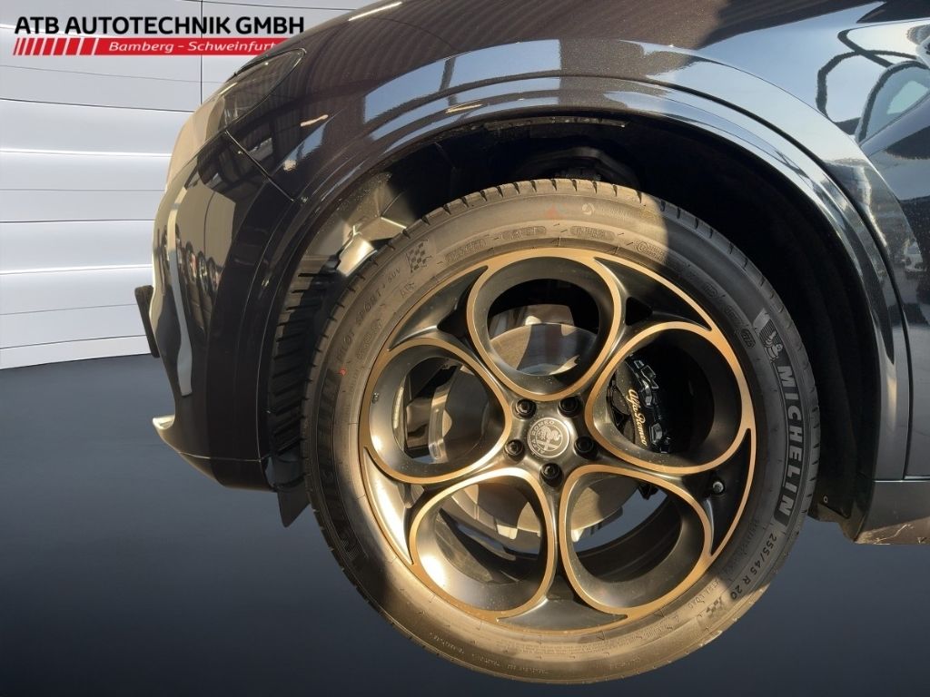 Fahrzeugabbildung Alfa Romeo Stelvio INTENSA Q4, AHK, Leder, PDC, Navi,