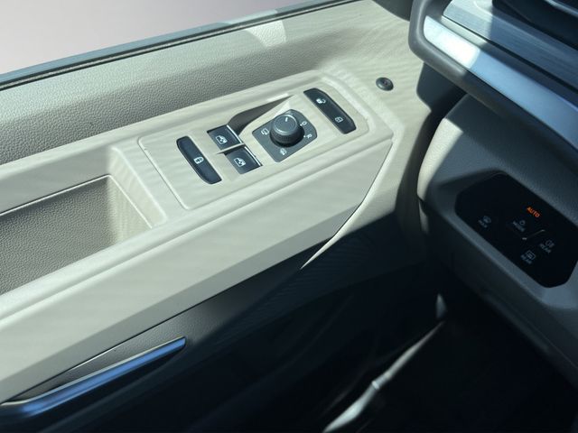T7 Multivan Life KÜ 1.5TSI eHybrid 4MOTION AHK