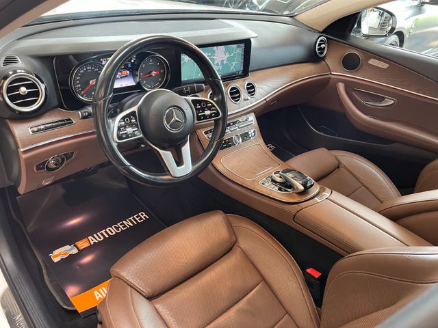 Mercedes-Benz E 300 de Lim. Aut. Avantgarde *LED*LEDER*PANO*