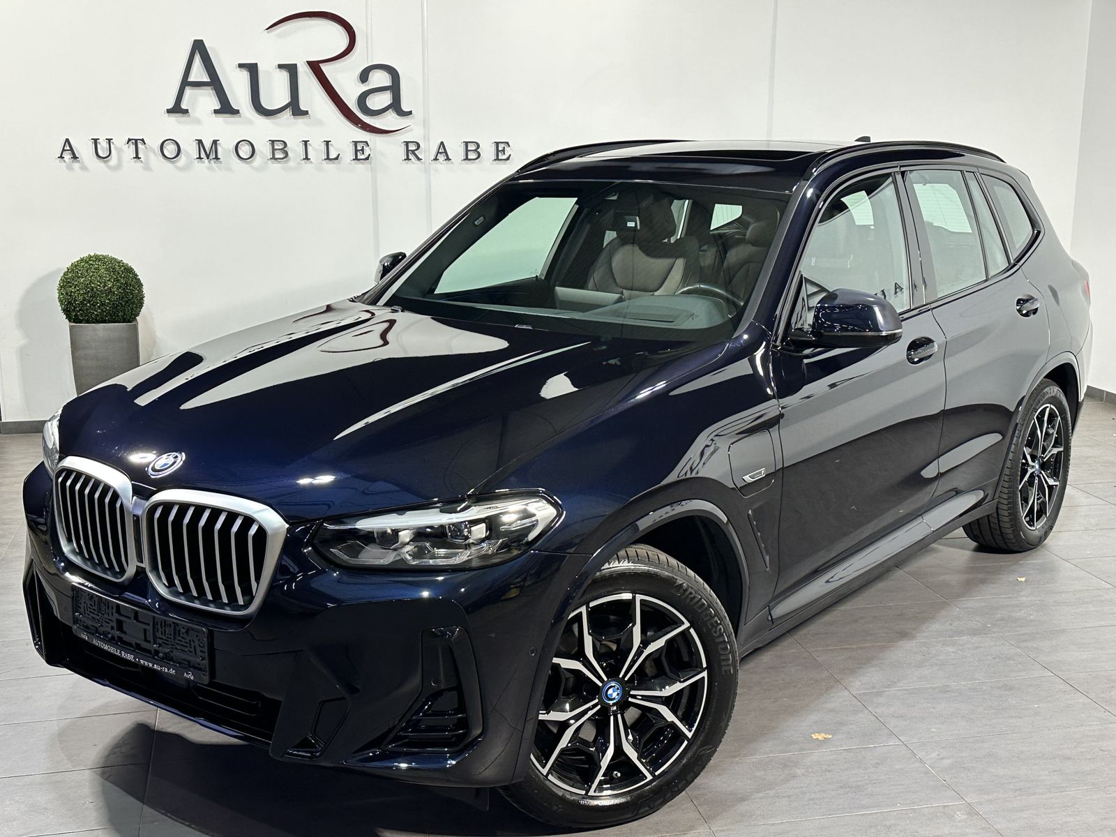Fahrzeugabbildung BMW X3 xDrive30e M-Sport NAV+LED+PANO+HEAD-UP+AHK+VC