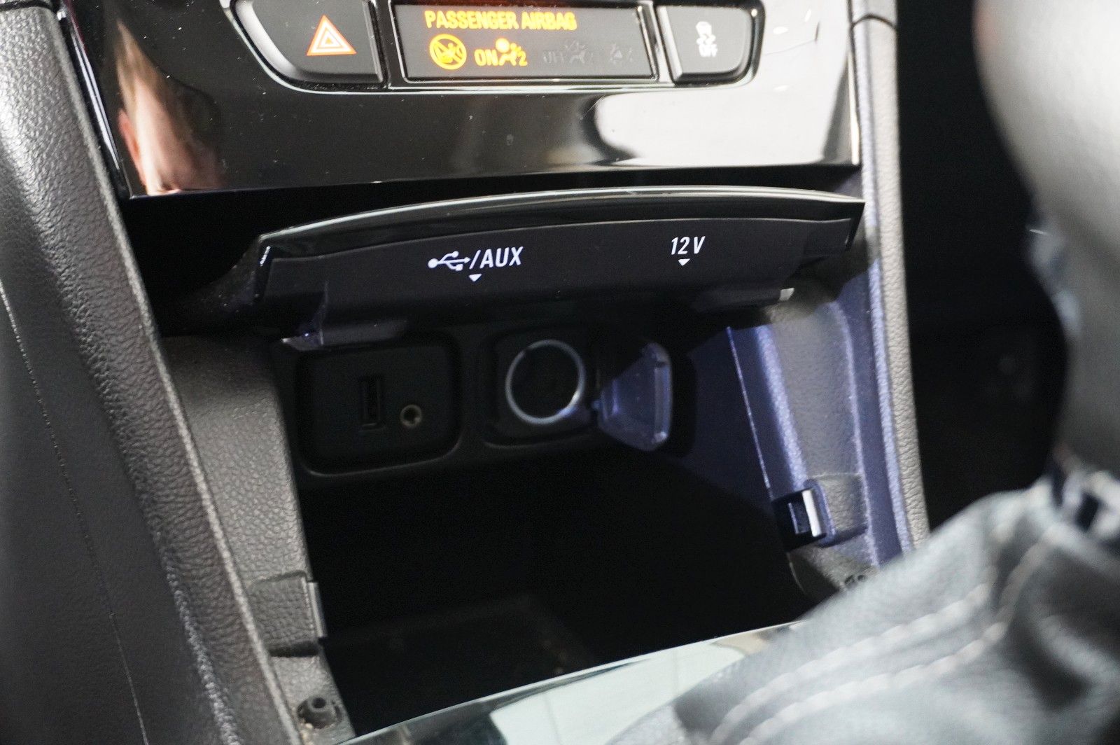 Fahrzeugabbildung Opel Mokka X 1.4 ON NAVI/LED/KAMERA/SHZ/SPORT/NEBEL