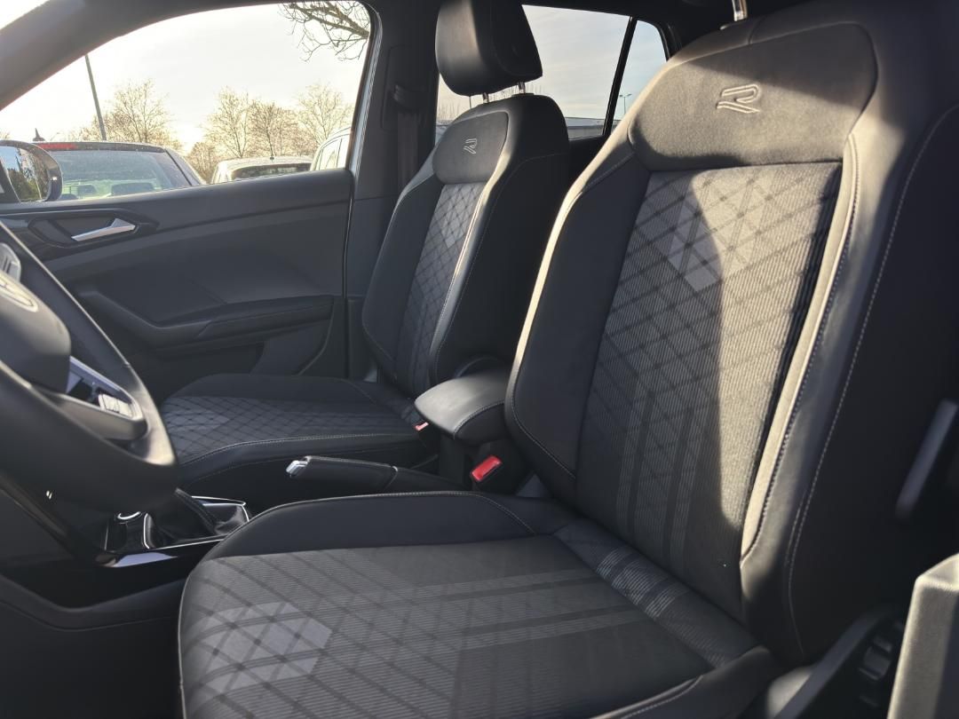 Fahrzeugabbildung Volkswagen T-Cross R-Line 1.5 TSI DSG