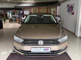 Volkswagen Passat Variant 1.6 TDI*MASSAG*AHK*PANO*ALU*TÜV27 - Volkswagen Passat: Kombi, 1.6