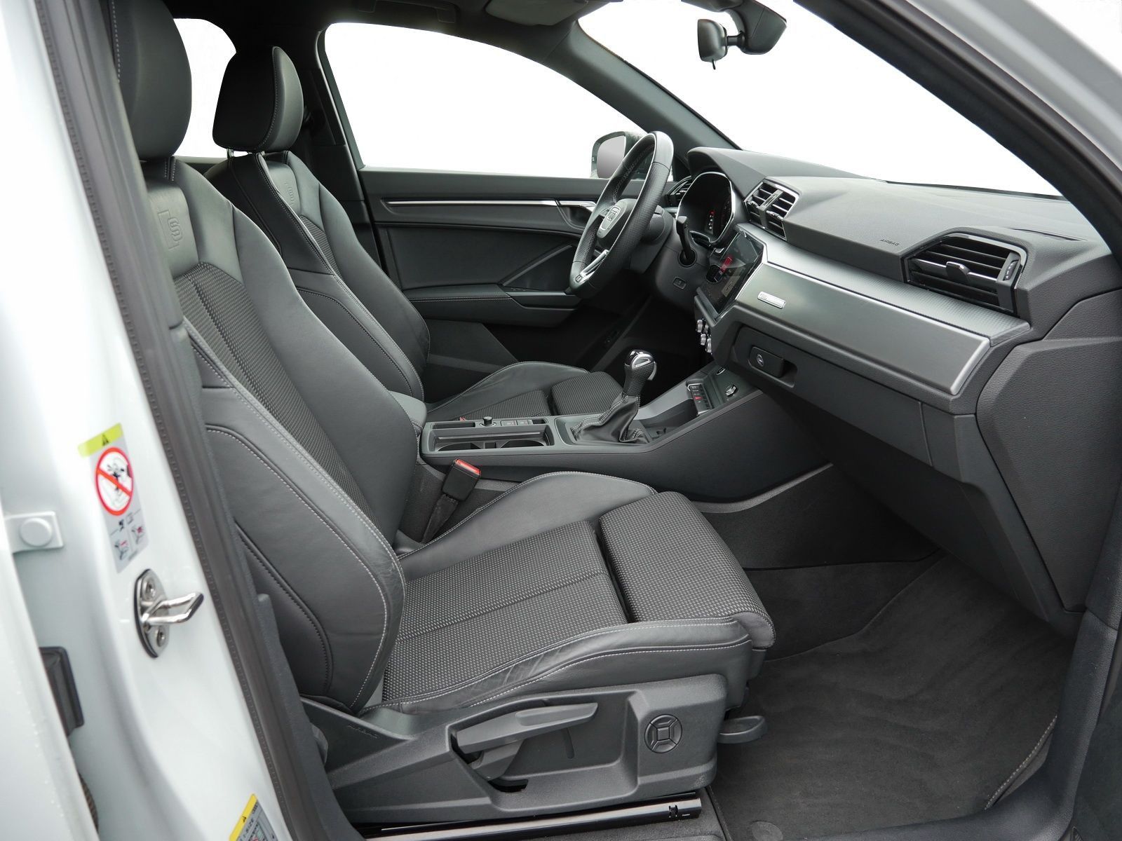 Audi Q3 Sportback 35 TFSI S line Matrix Pano AHK RFK foto 4