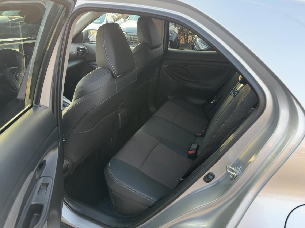 Fahrzeugabbildung Toyota Yaris Cross 1,5 Hybrid Elegant*NAVI *PDC *Pano*