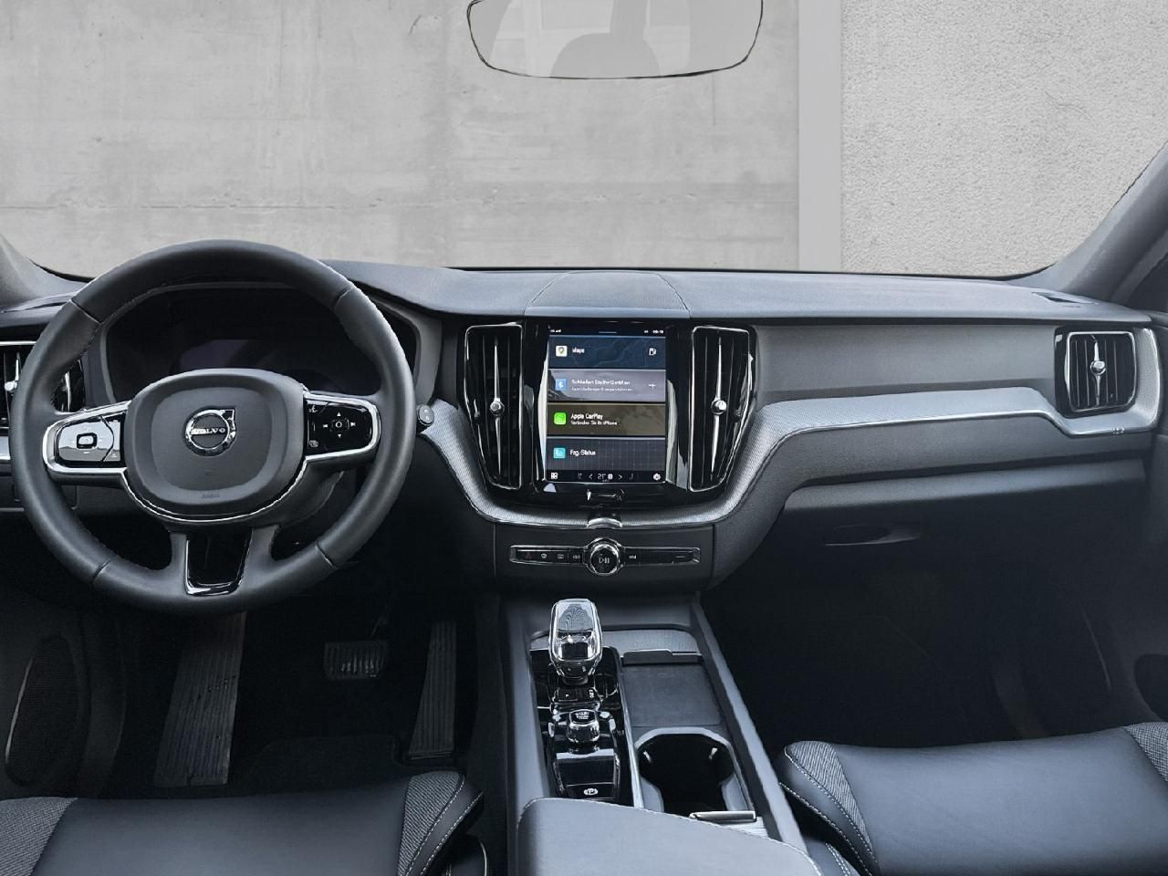 Fahrzeugabbildung Volvo XC60 Plus Dark 2WD
