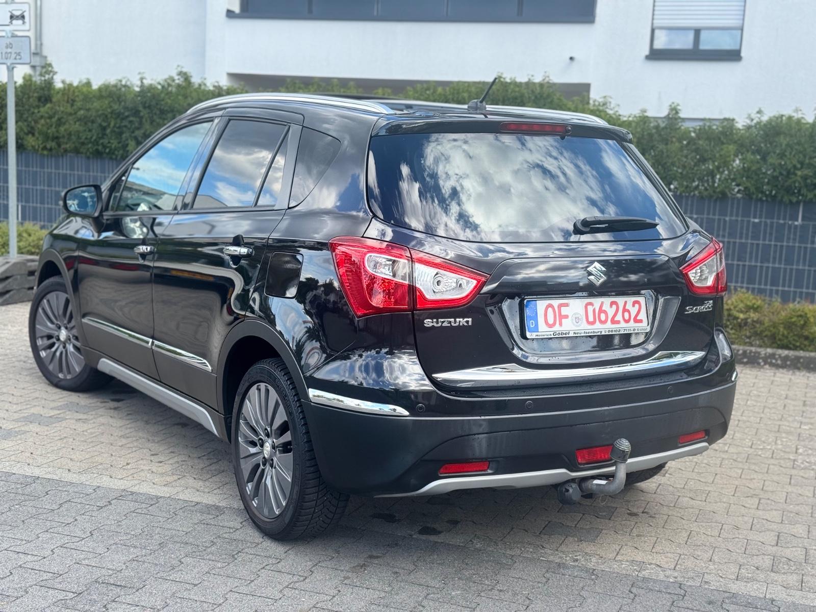 Suzuki SX4 S-Cross Comfort+* 1.Hand*Pano*AHK*Leder