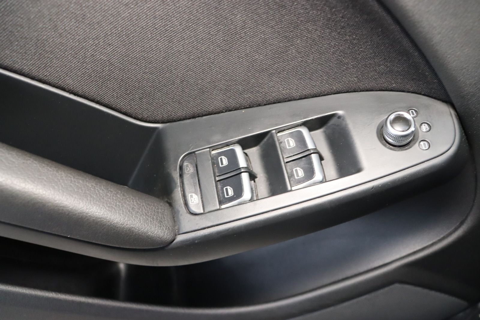 Fahrzeugabbildung Audi A4 2.0 TDI  Avant * Bi-Xenon * Navi * PDC