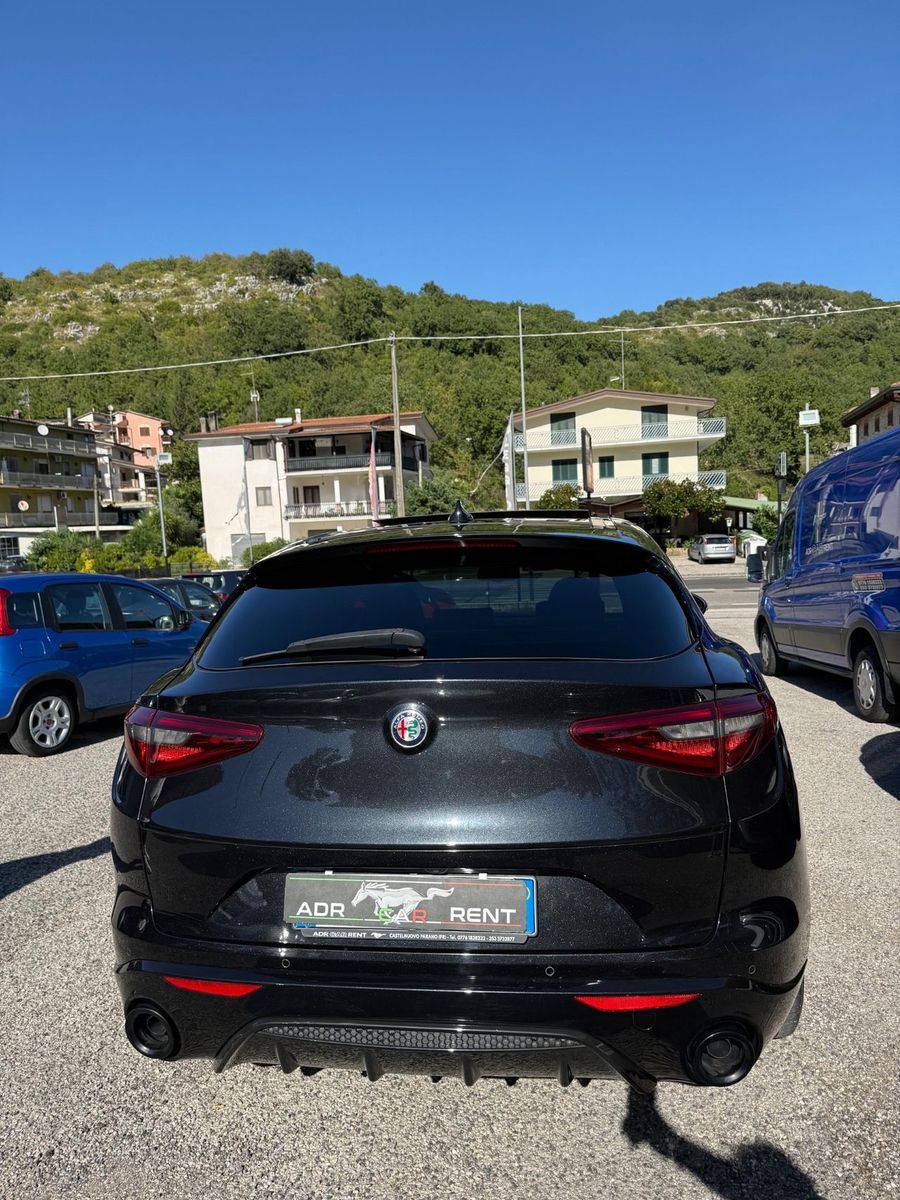 Alfa Romeo Stelvio 2.2 Turbodiesel 210 CV AT8 Q4 imagem 3