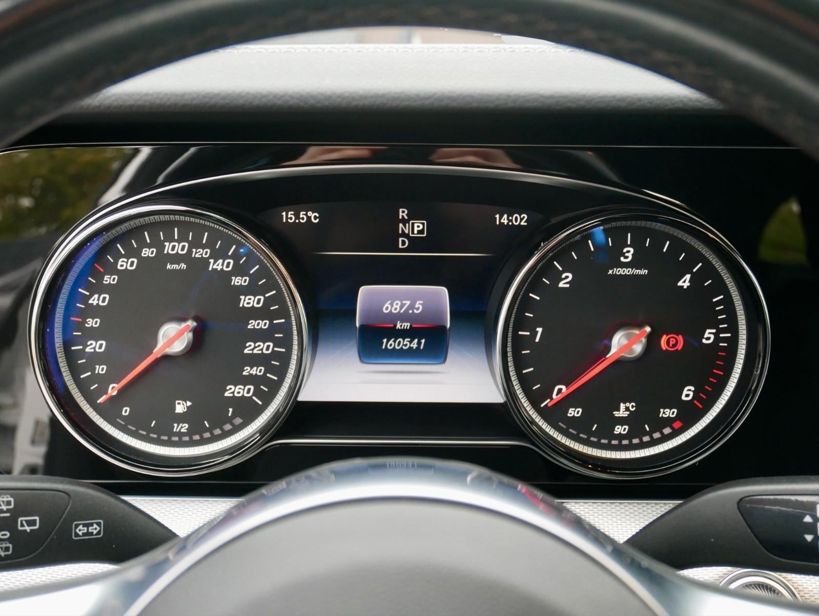 Mercedes-Benz E 220d  AMG Line 4Matic+AHK+LED+S-HEFT