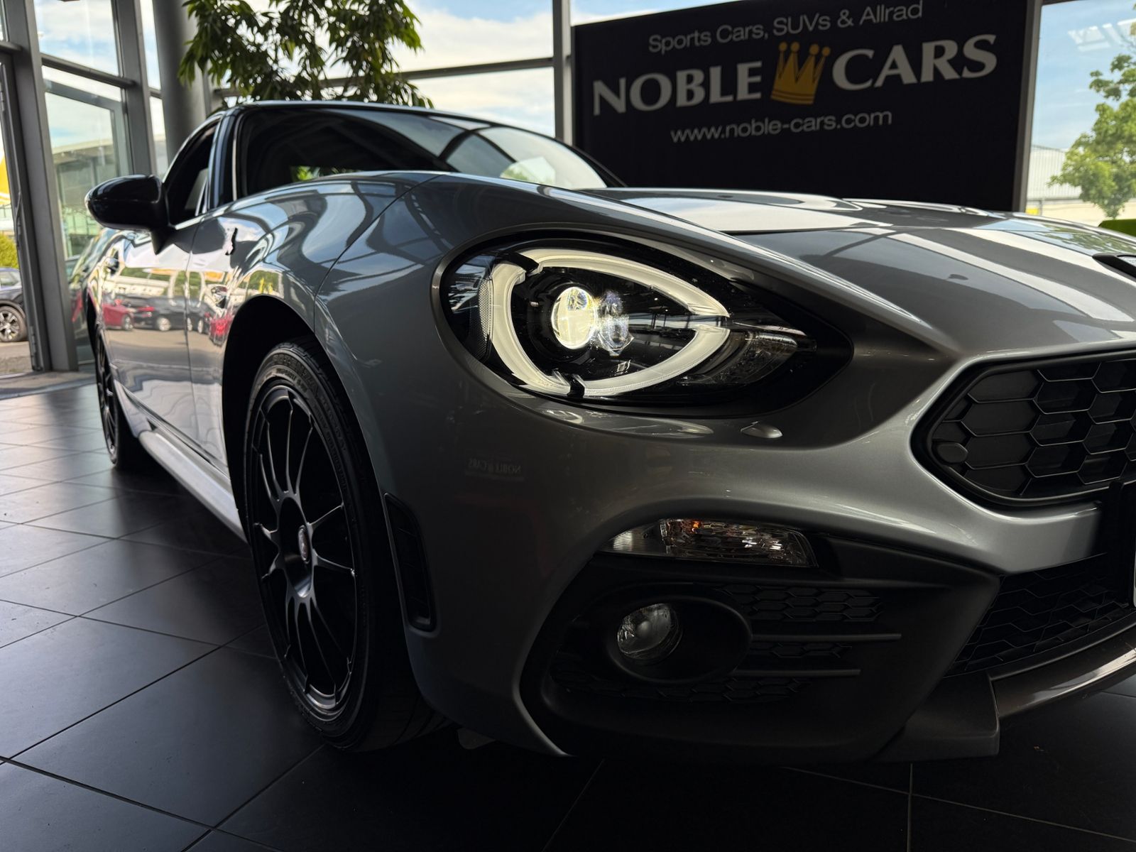 Fahrzeugabbildung Abarth 124 Spider GT HARDTOP LED LEDER