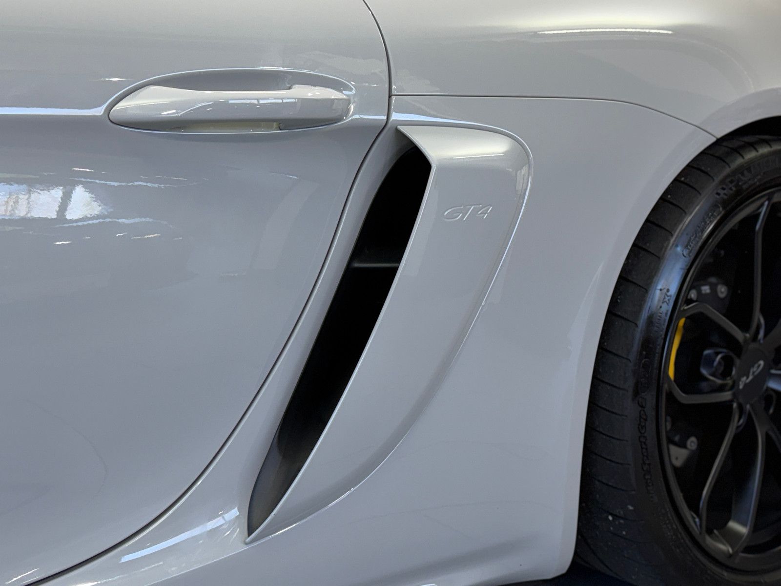 Fahrzeugabbildung Porsche Cayman GT4|918 SCHALENSITZE|PCCB|1.HAND|SCHALTER