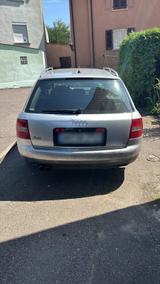 Audi A6 2.4 V6 - Audi A6 aus 2002 mit Benzin-Antrieb: Kombi