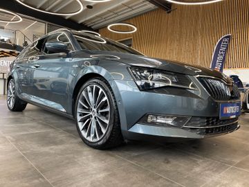 Skoda Superb Combi L&K *PANO*ACC*AHK*LEDER*NAVI*BI-XEN