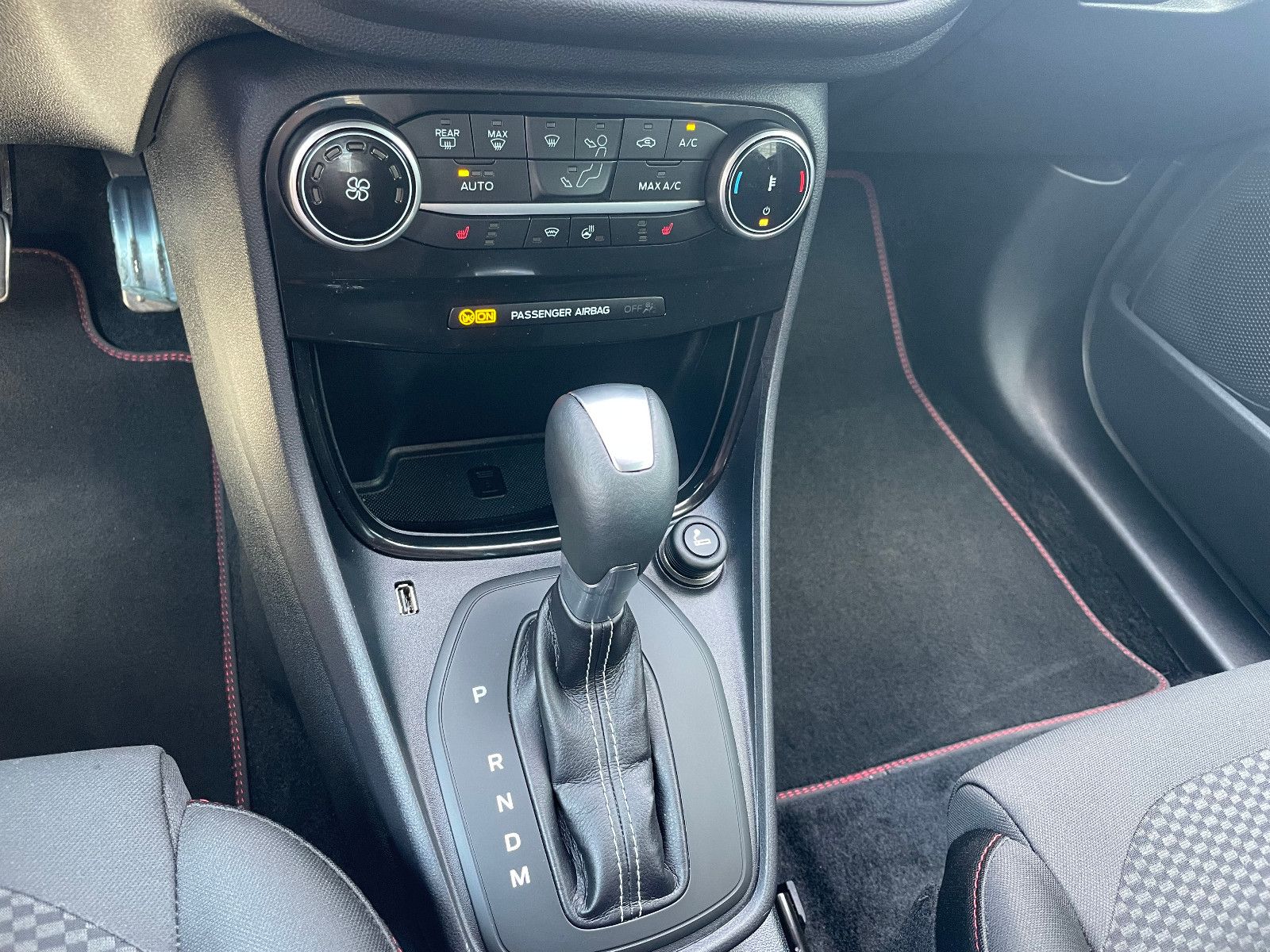 Fahrzeugabbildung Ford Puma ST-Line Verkehrsz., Navi, Winterpaket, DAB