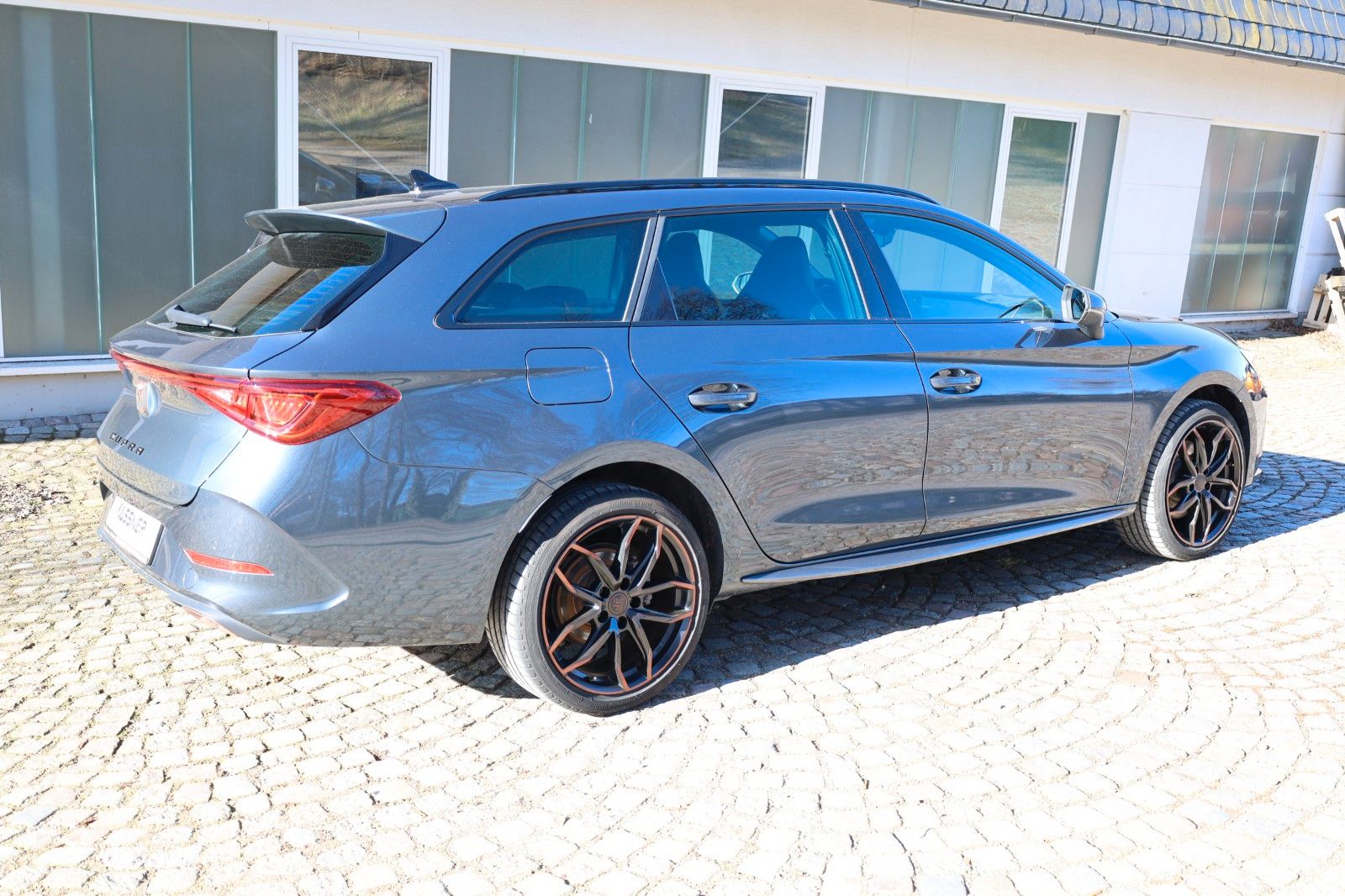 Fahrzeugabbildung CUPRA Leon Sportstourer 1,4TSI e-Hybrid *SHZ *Full-Li