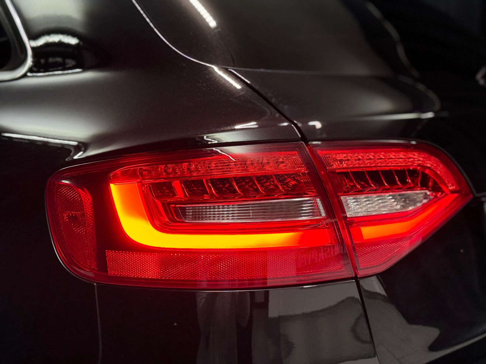 Fahrzeugabbildung Audi A4 Avant 2.0 TDI |1-HAND|S-LINE|NAVI|TÜV 09/26|