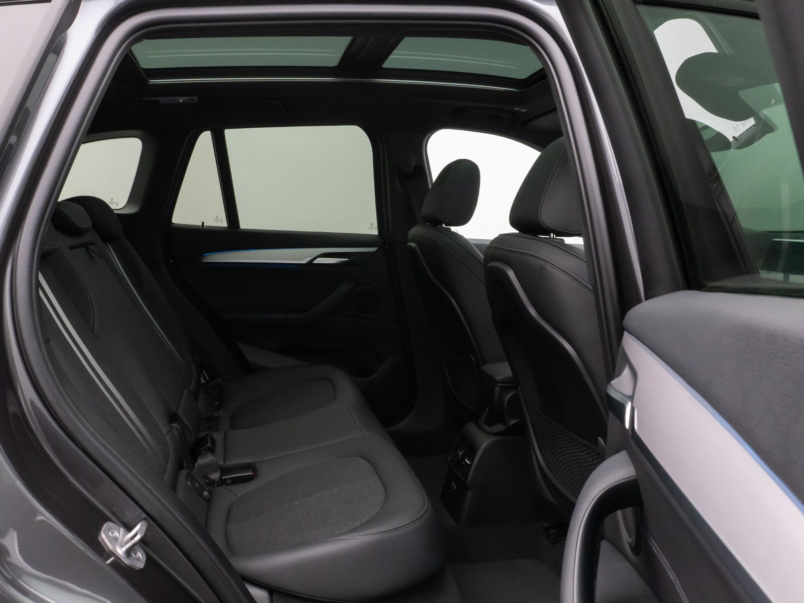 Fahrzeugabbildung BMW X1 xD25e M Sport Panorama DAB Navi LED 18Zoll