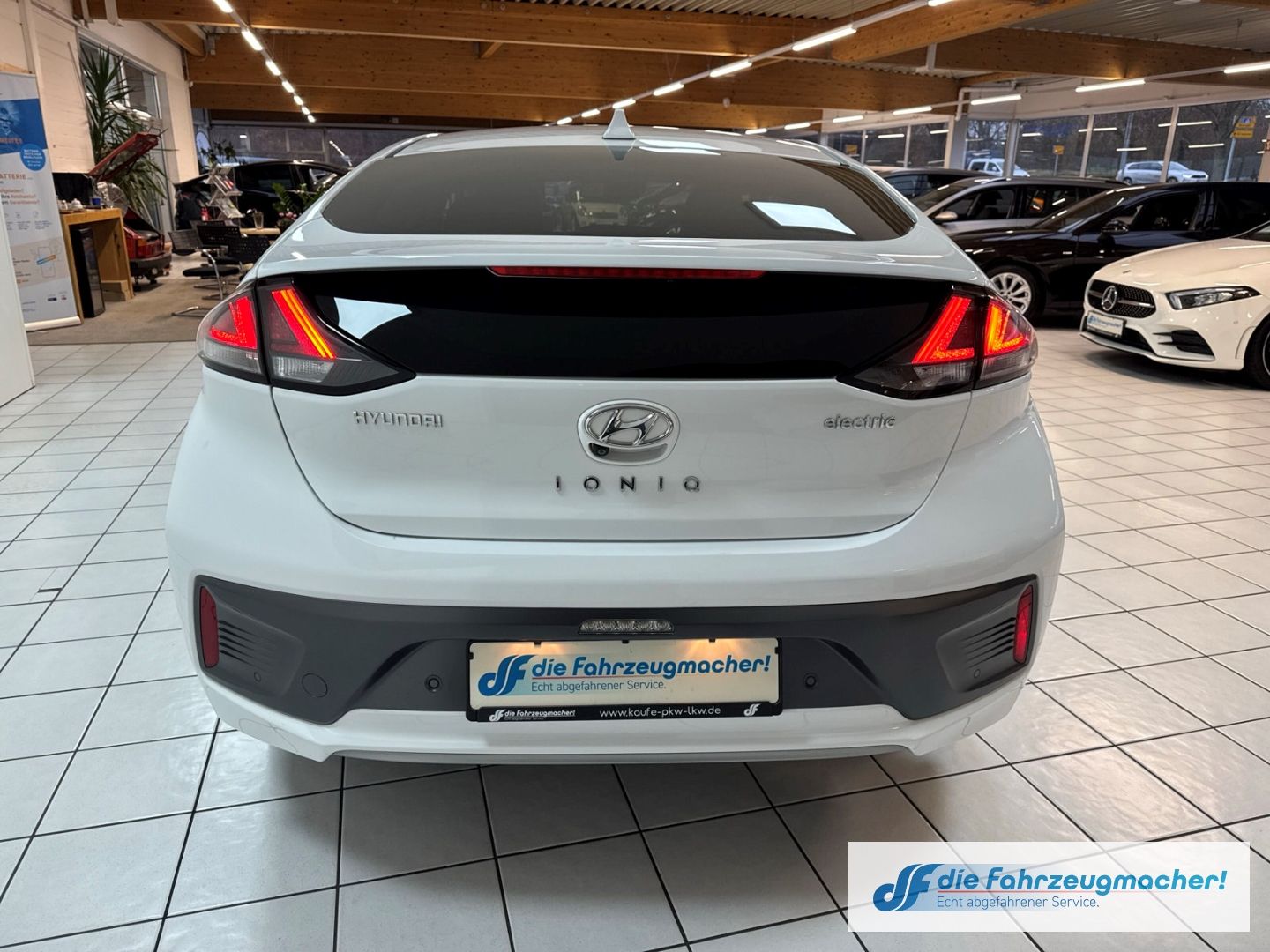 Fahrzeugabbildung Hyundai IONIQ Style Elektro Navi Soundsystem LED ACC App