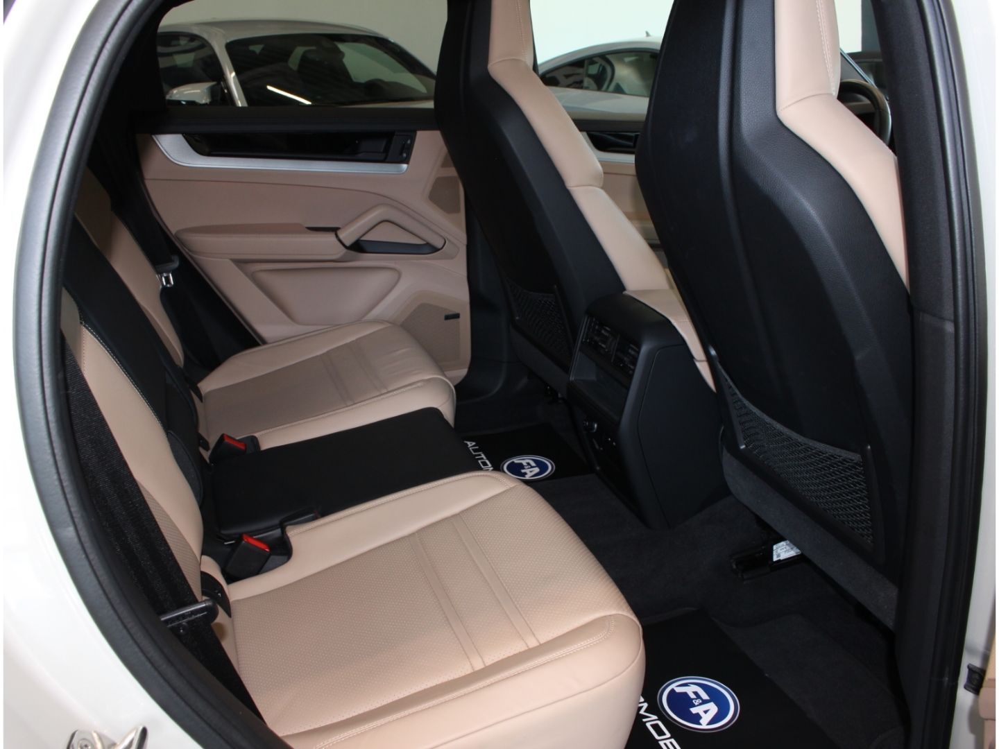 Fahrzeugabbildung Porsche Cayenne S Sport Chrono 1.Hand+Unfallfrei+Standhz