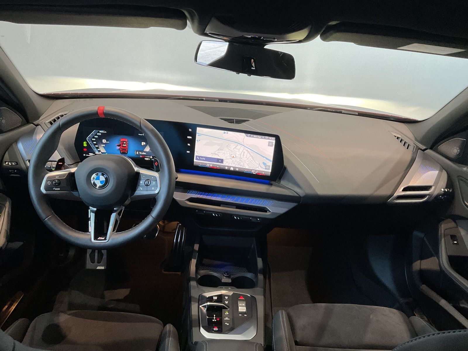 Fahrzeugabbildung BMW M135 xDrive |M Technik Paket II |Harman Kardon |