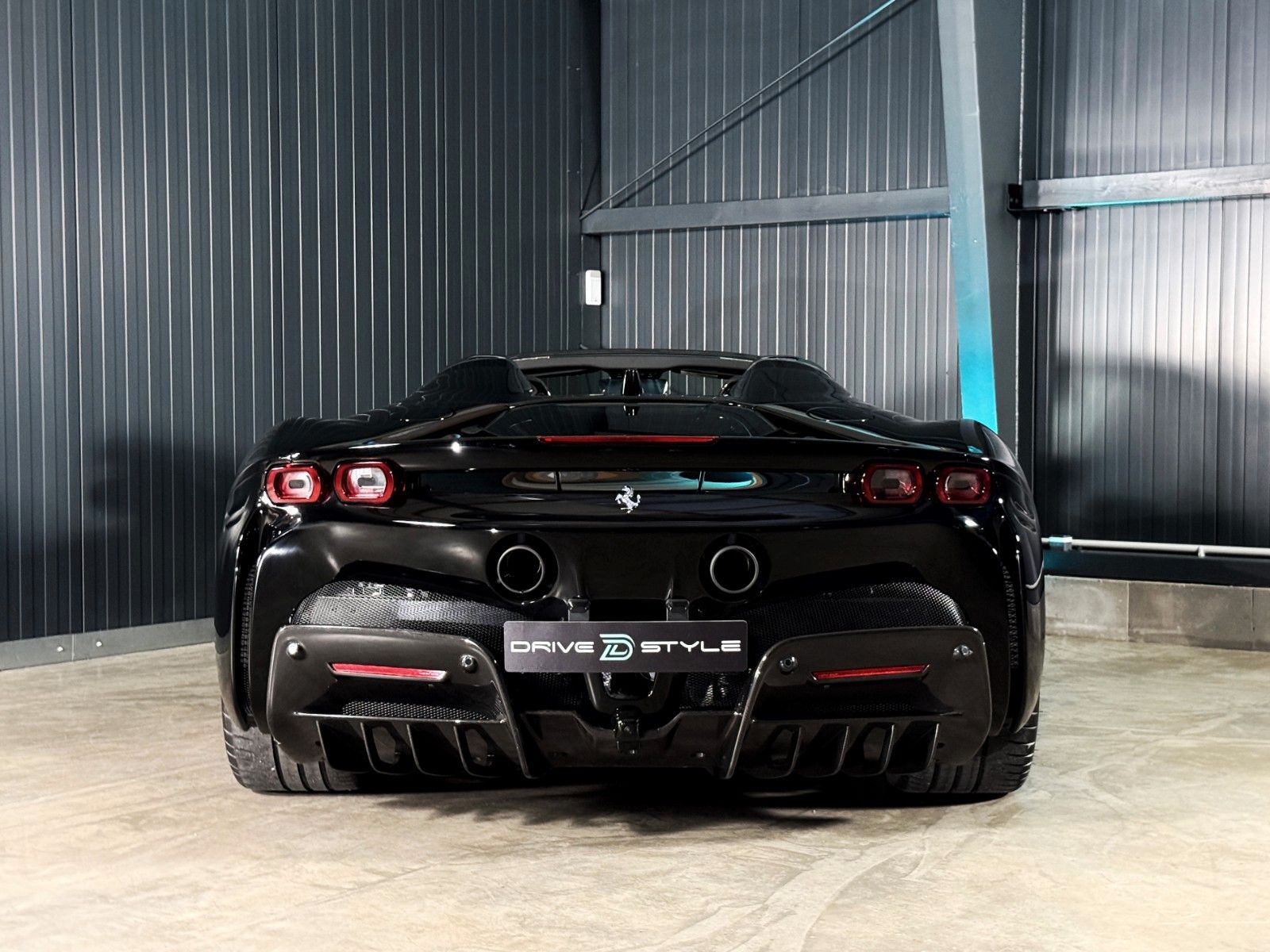 Fahrzeugabbildung Ferrari SF90 Spider + Vollcarbon + Lift + NeroDS1250