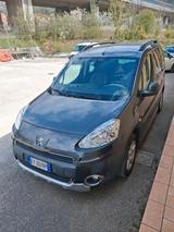 Peugeot Partner Tepee 1.6 HDi 92CV Outdoor - Peugeot Partner Tepee aus 2015